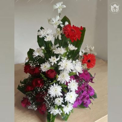 The Vibrant Harmony Fresh Flower Table Decor